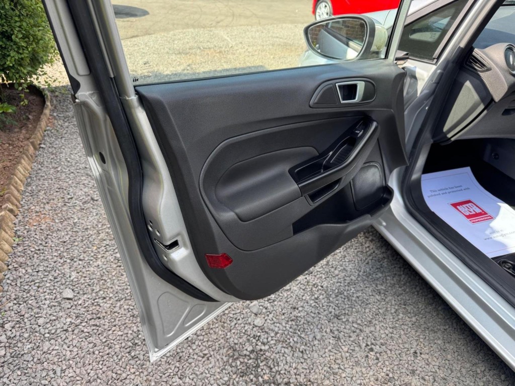 FORD FIESTA 1.5 TDCi Style Euro 5 5dr 2013