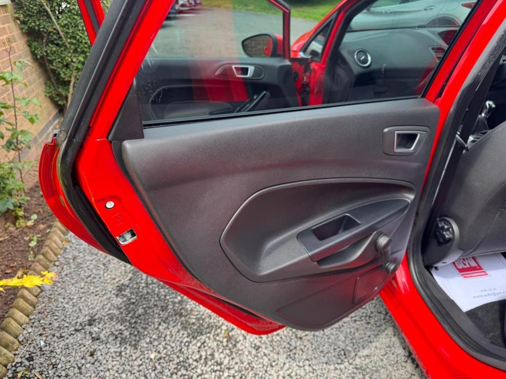 FORD FIESTA 1.0T EcoBoost Titanium Euro 5 (s/s) 5dr 2014