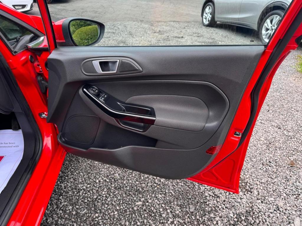 FORD FIESTA 1.0T EcoBoost Titanium Euro 5 (s/s) 5dr 2014