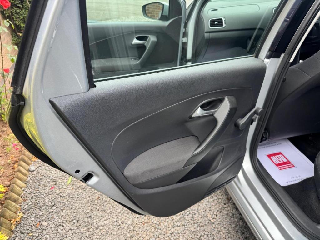 VOLKSWAGEN POLO 1.2 TDI BlueMotion Euro 5 (s/s) 5dr 2012