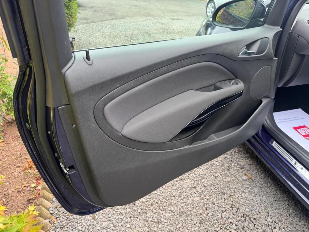 VAUXHALL ADAM 1.2i GLAM Euro 6 3dr 2016