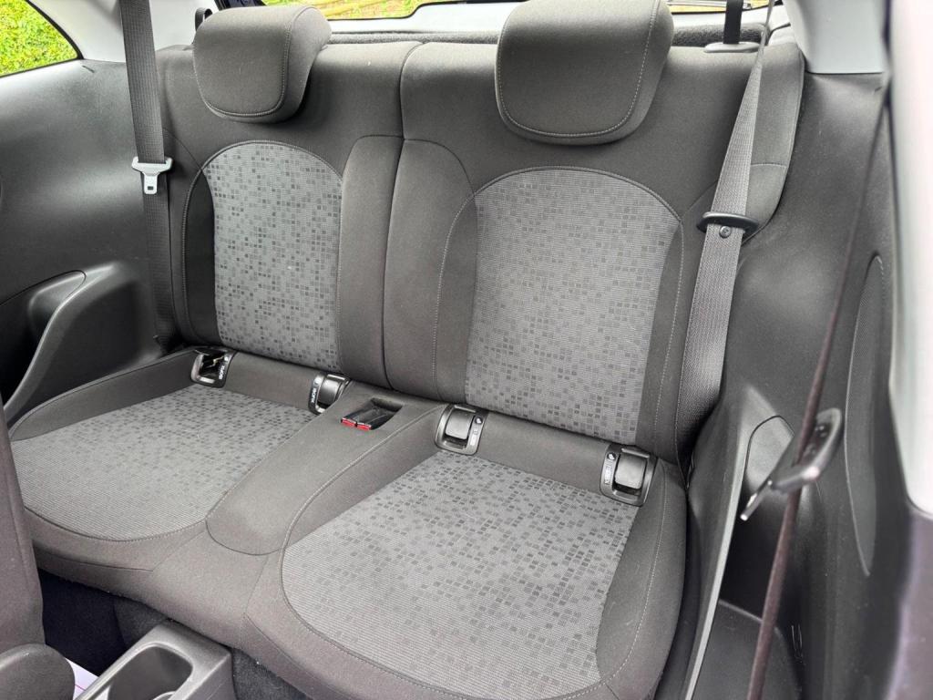 VAUXHALL ADAM 1.2i GLAM Euro 6 3dr 2016