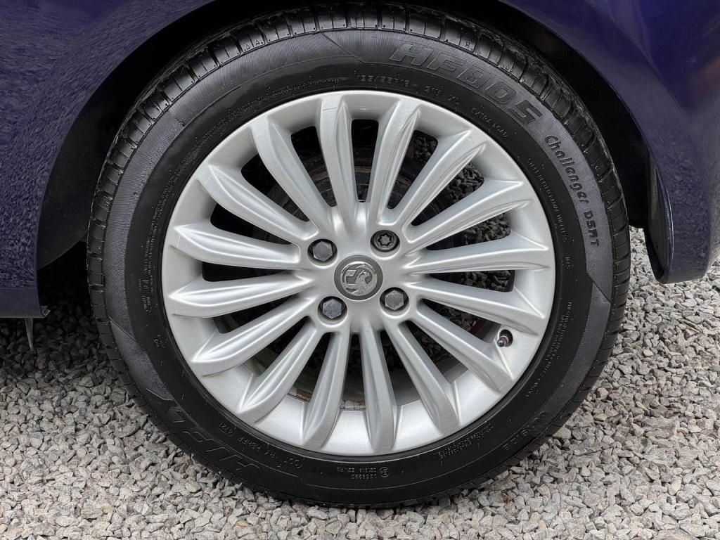 VAUXHALL ADAM 1.2i GLAM Euro 6 3dr 2016