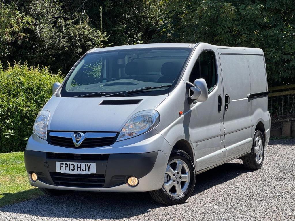 VAUXHALL VIVARO 2.0 CDTi Sportive FWD L1 4dr 2013