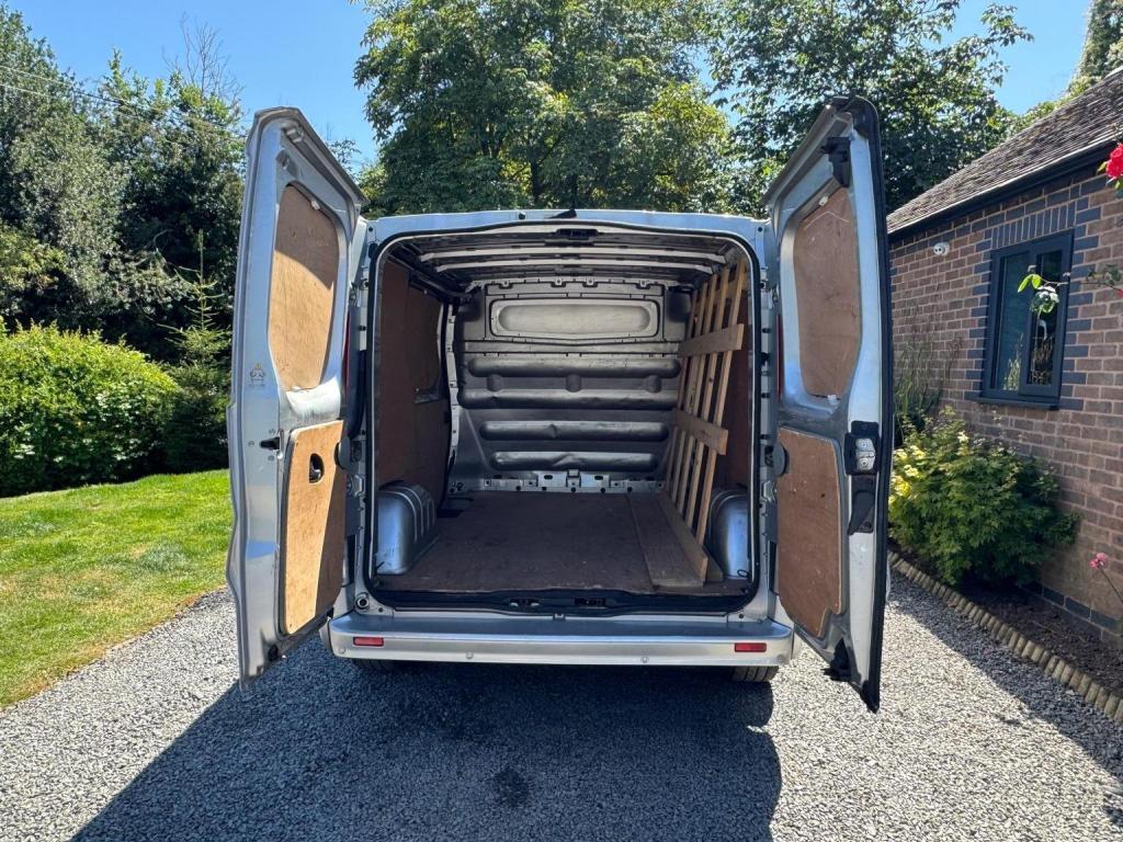 VAUXHALL VIVARO 2.0 CDTi Sportive FWD L1 4dr 2013