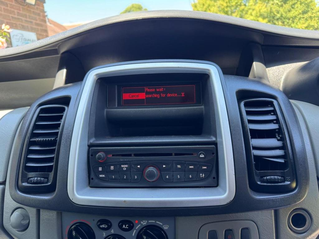 VAUXHALL VIVARO 2.0 CDTi Sportive FWD L1 4dr 2013