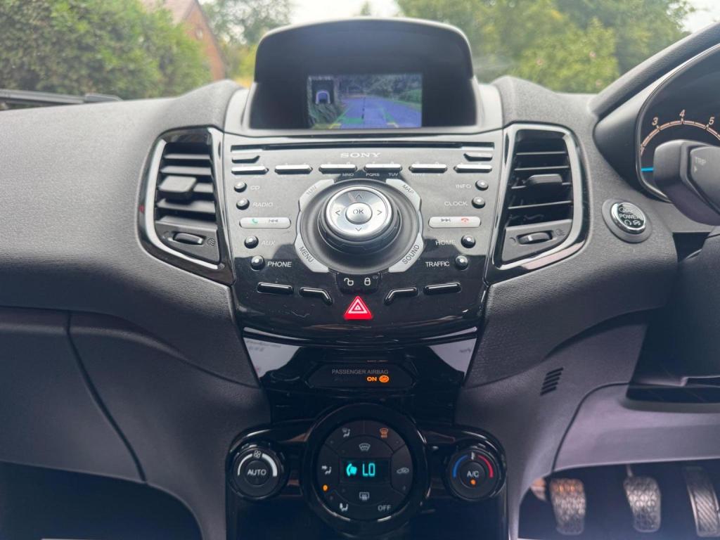 FORD FIESTA 1.0T EcoBoost Titanium Euro 6 (s/s) 5dr 2016