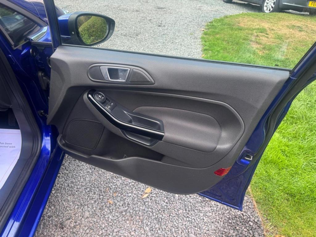FORD FIESTA 1.0T EcoBoost Titanium Euro 5 (s/s) 5dr 2014