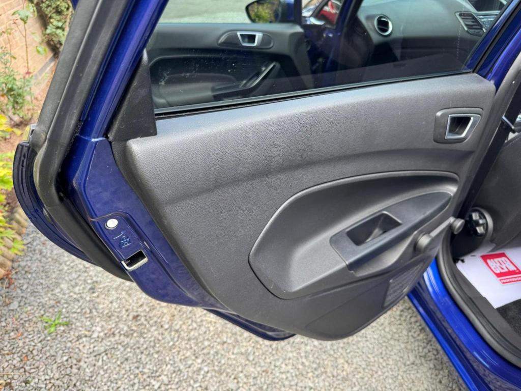 FORD FIESTA 1.0T EcoBoost Titanium Euro 5 (s/s) 5dr 2014