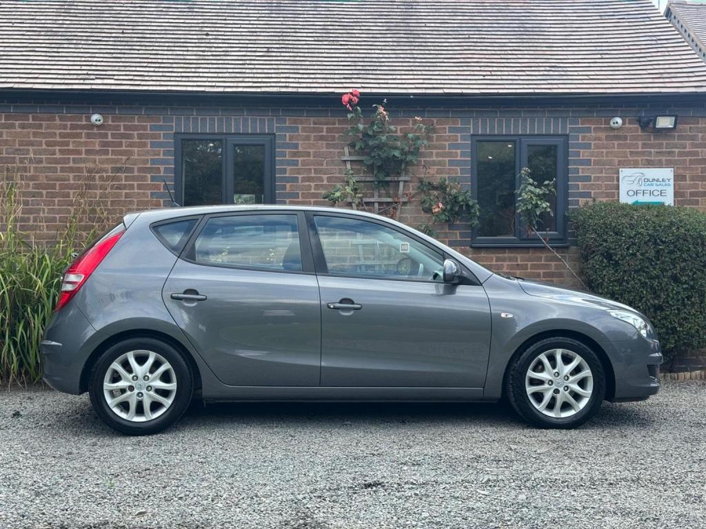 HYUNDAI I30 1.4 Comfort Euro 4 5dr 2010