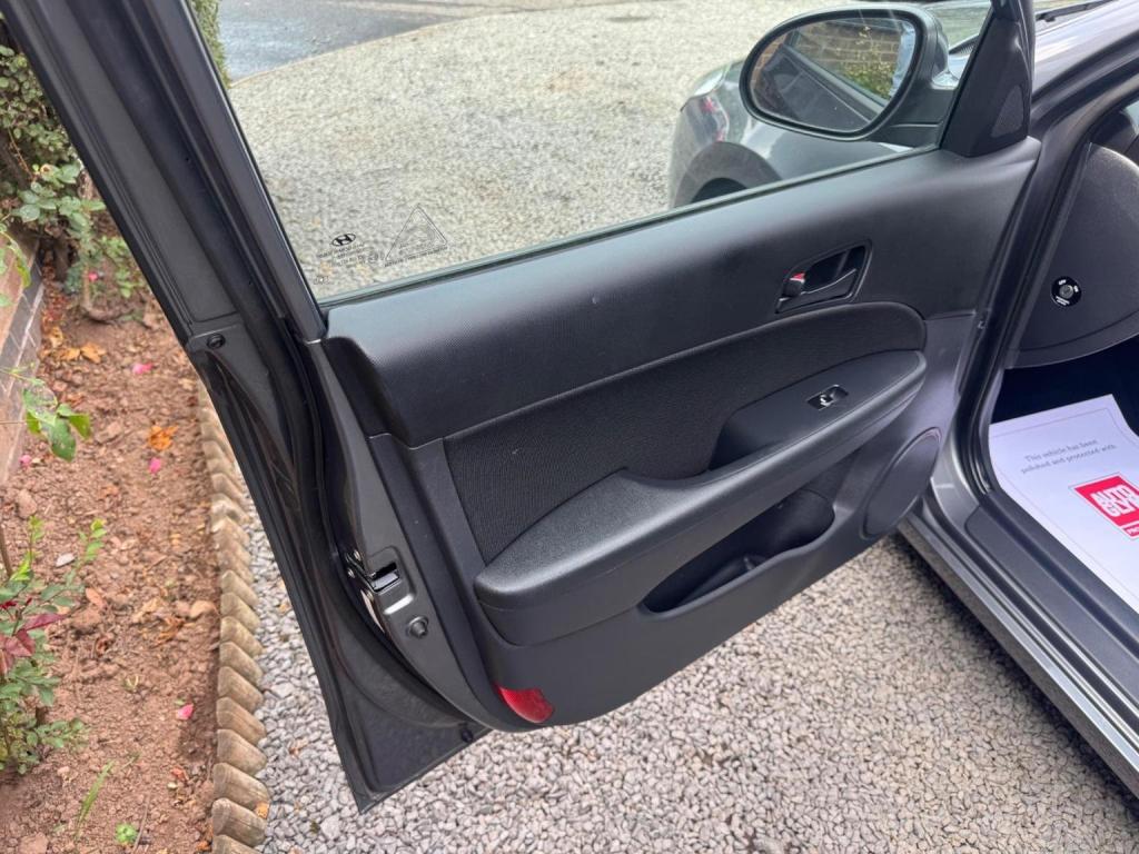 HYUNDAI I30 1.4 Comfort Euro 4 5dr 2010