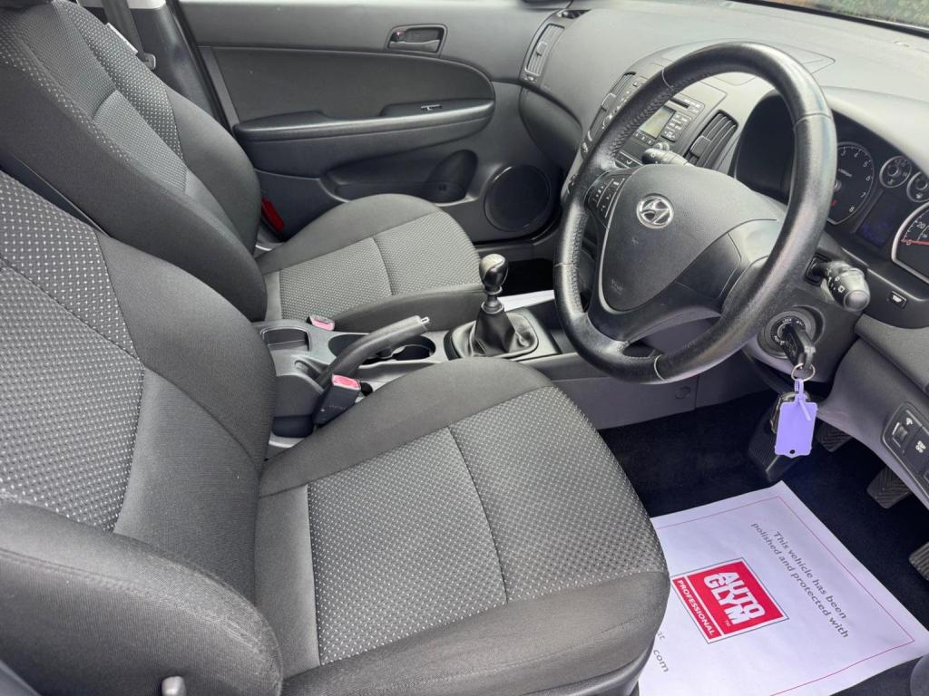 HYUNDAI I30 1.4 Comfort Euro 4 5dr 2010