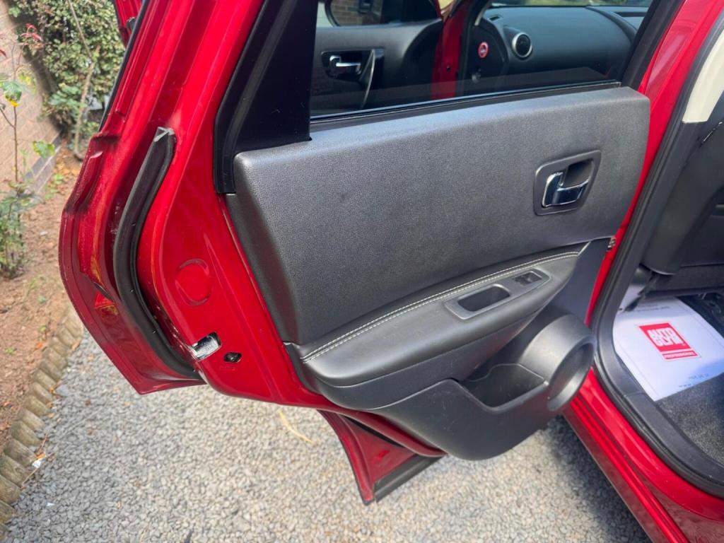 NISSAN QASHQAI 1.6 360 2WD Euro 5 5dr 2013