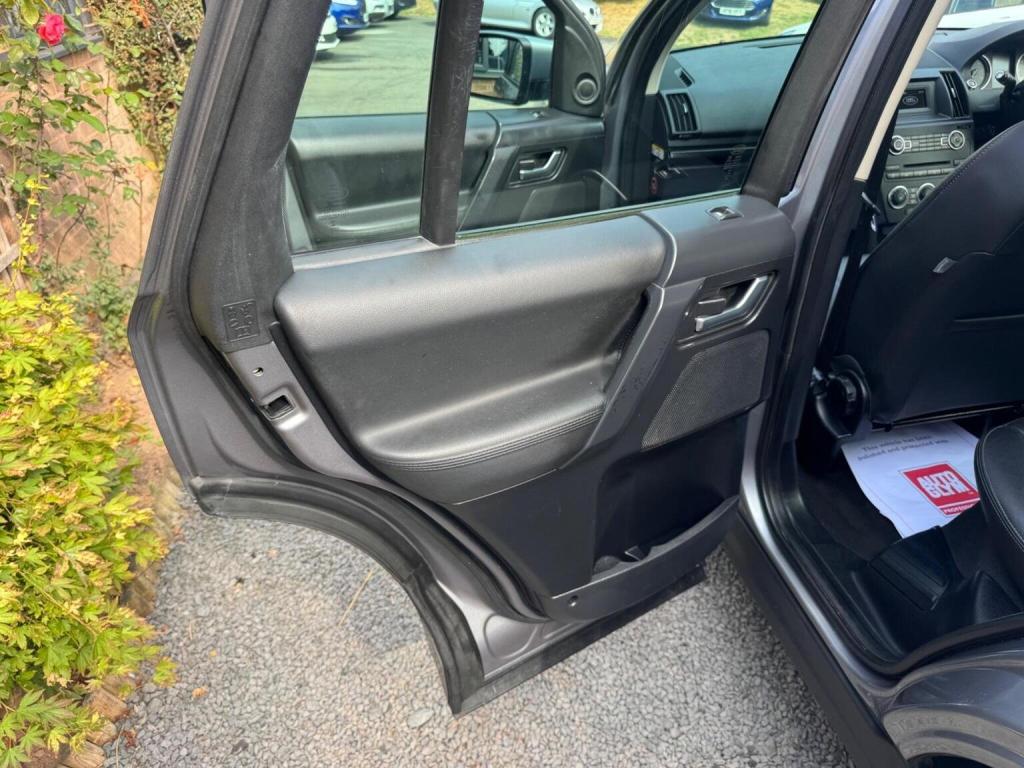 LAND ROVER FREELANDER 2 2.2 TD4 SE 4WD Euro 5 (s/s) 5dr 2014