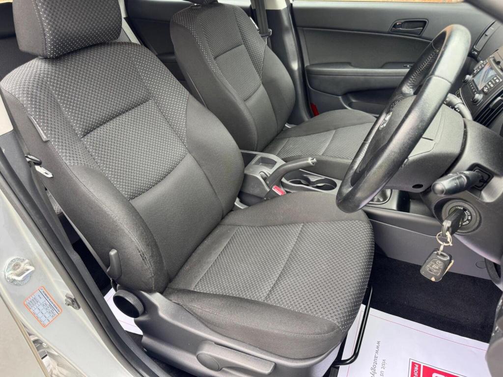 HYUNDAI I30 1.4 Comfort Euro 5 5dr 2011
