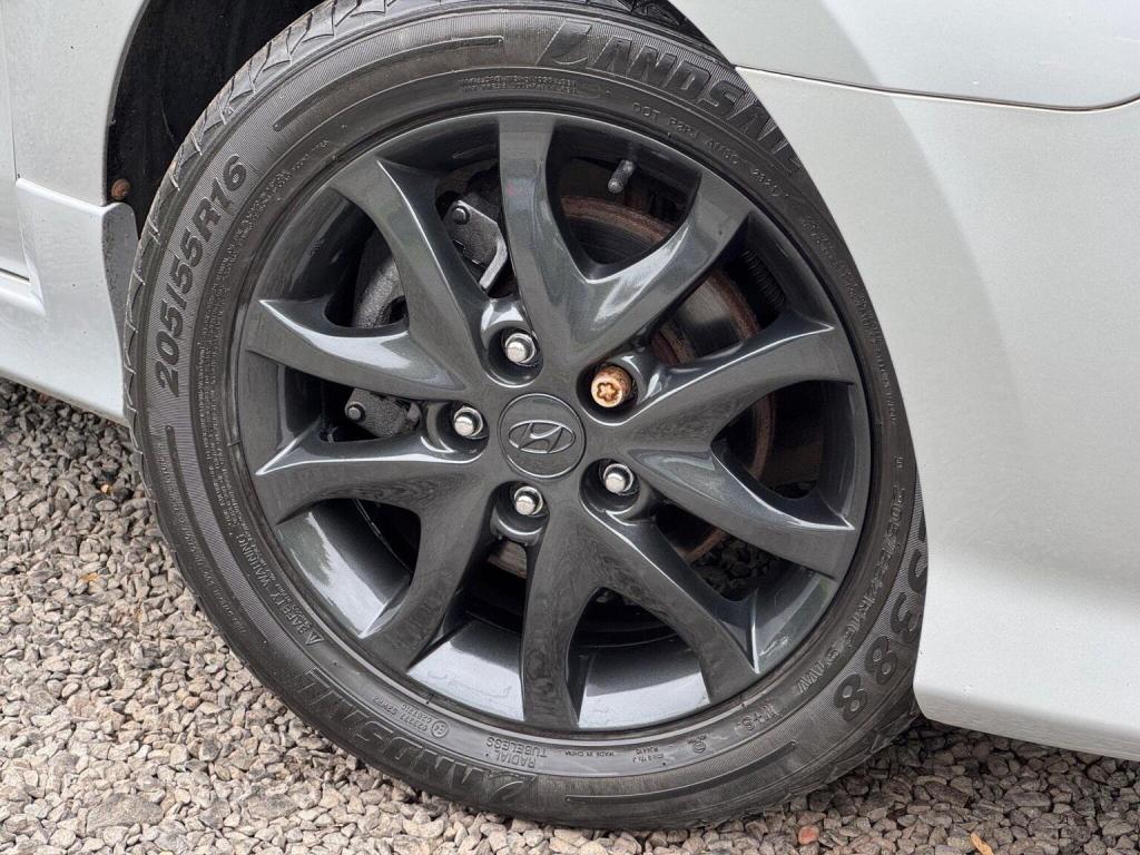 HYUNDAI I30 1.4 Comfort Euro 5 5dr 2011