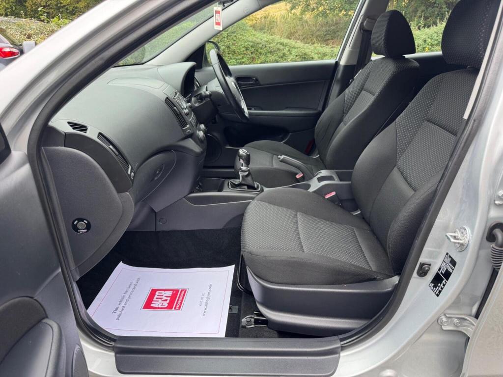 HYUNDAI I30 1.4 Comfort Euro 5 5dr 2011