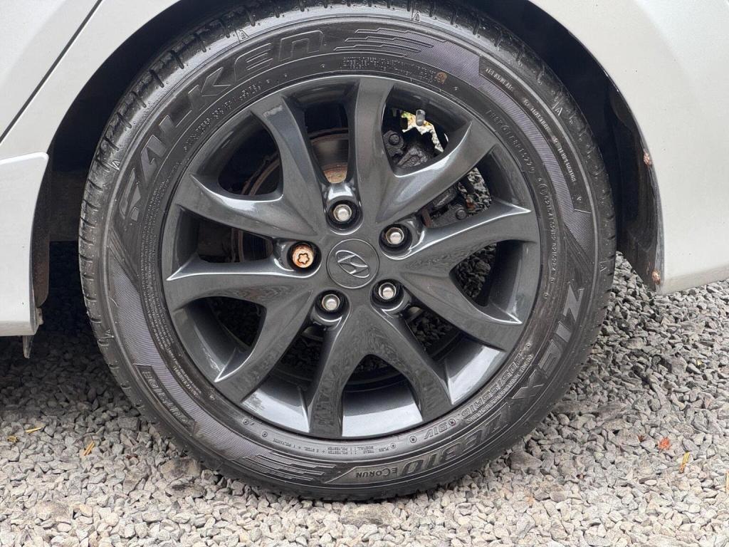 HYUNDAI I30 1.4 Comfort Euro 5 5dr 2011