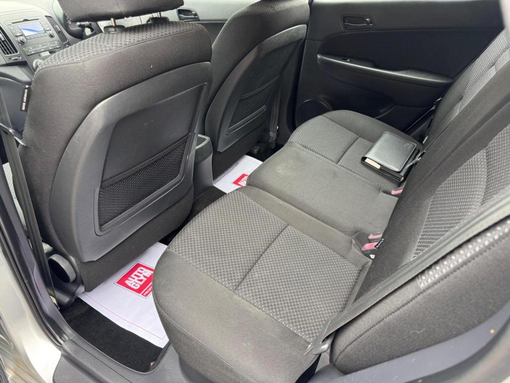 HYUNDAI I30 1.4 Comfort Euro 5 5dr 2011