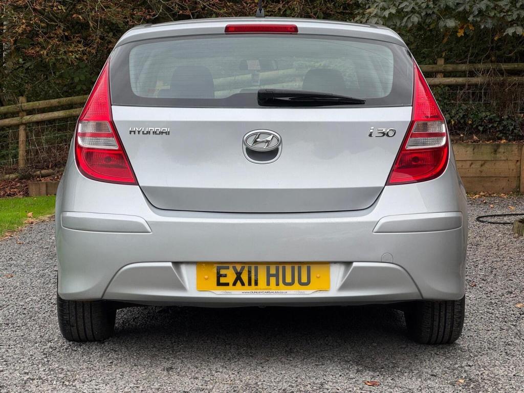 HYUNDAI I30 1.4 Comfort Euro 5 5dr 2011