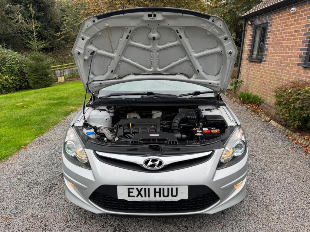 HYUNDAI I30 1.4 Comfort Euro 5 5dr 2011