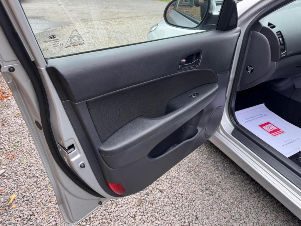 HYUNDAI I30 1.4 Comfort Euro 5 5dr 2011