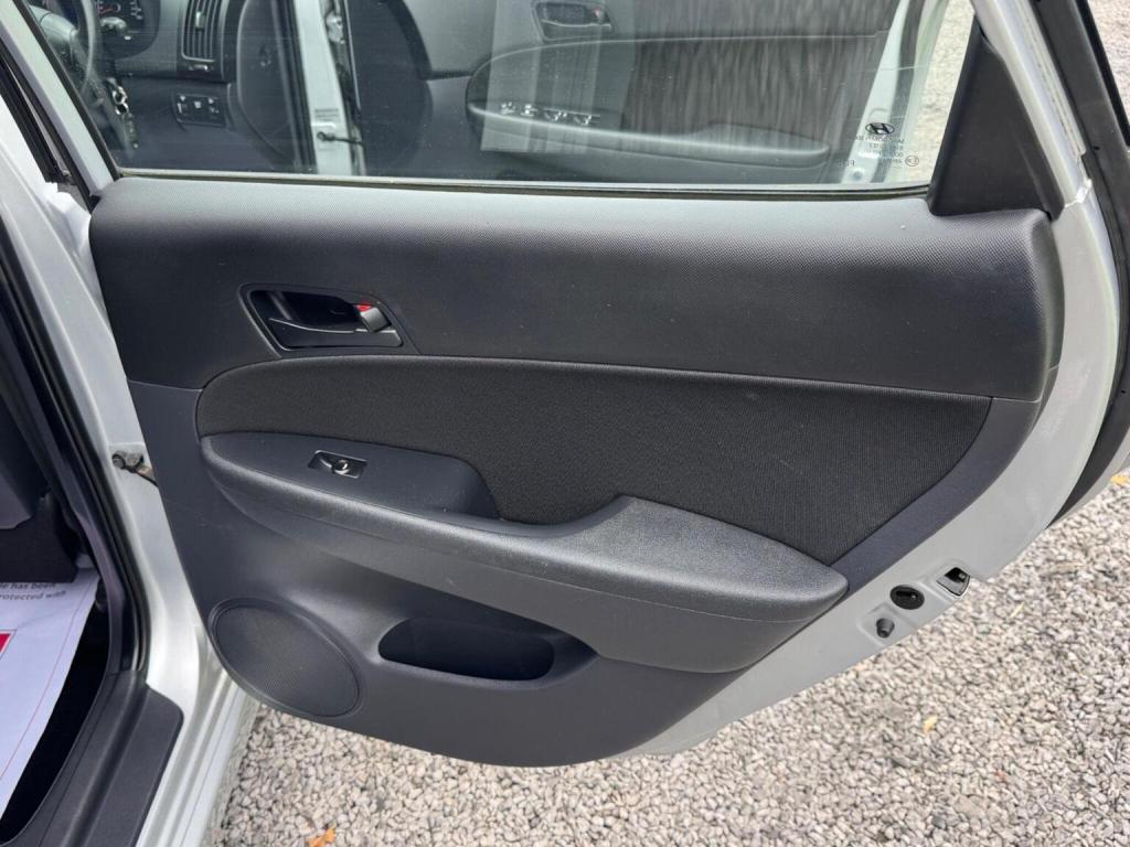 HYUNDAI I30 1.4 Comfort Euro 5 5dr 2011