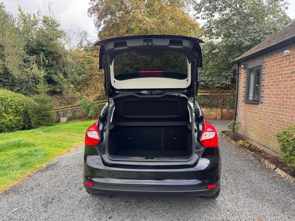 FORD FOCUS 1.0T EcoBoost Zetec Euro 5 (s/s) 5dr 2012