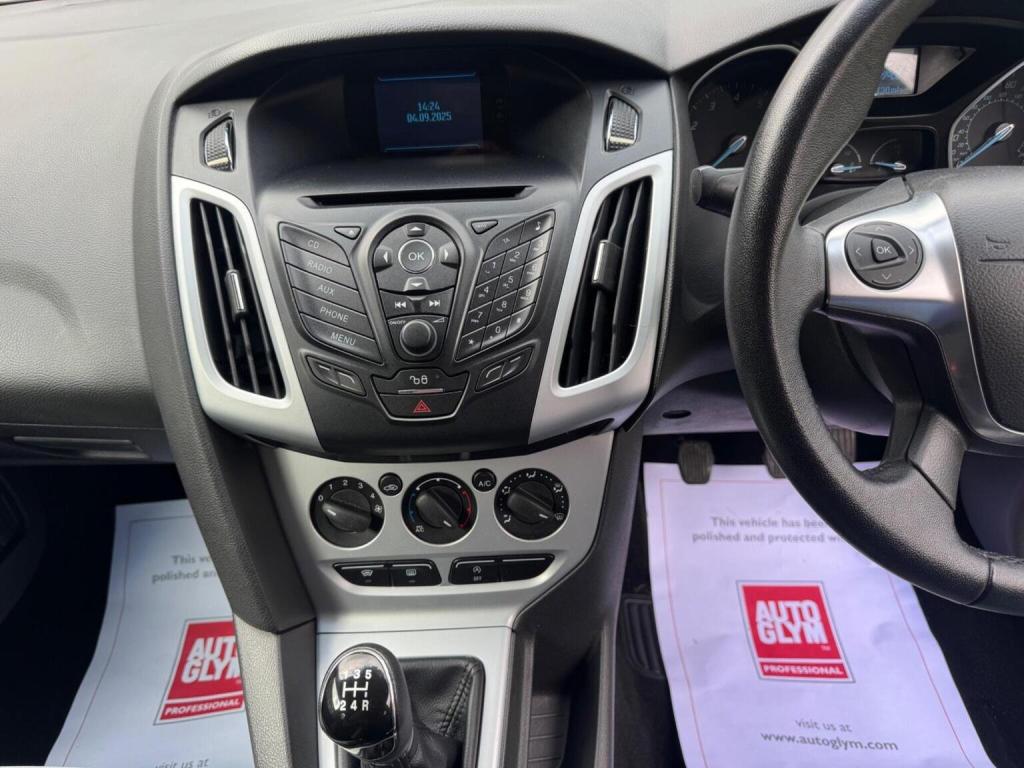 FORD FOCUS 1.0T EcoBoost Zetec Euro 5 (s/s) 5dr 2012