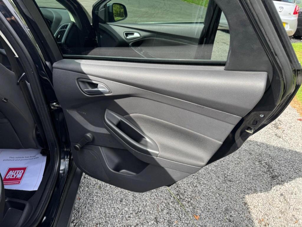 FORD FOCUS 1.0T EcoBoost Zetec Euro 5 (s/s) 5dr 2012