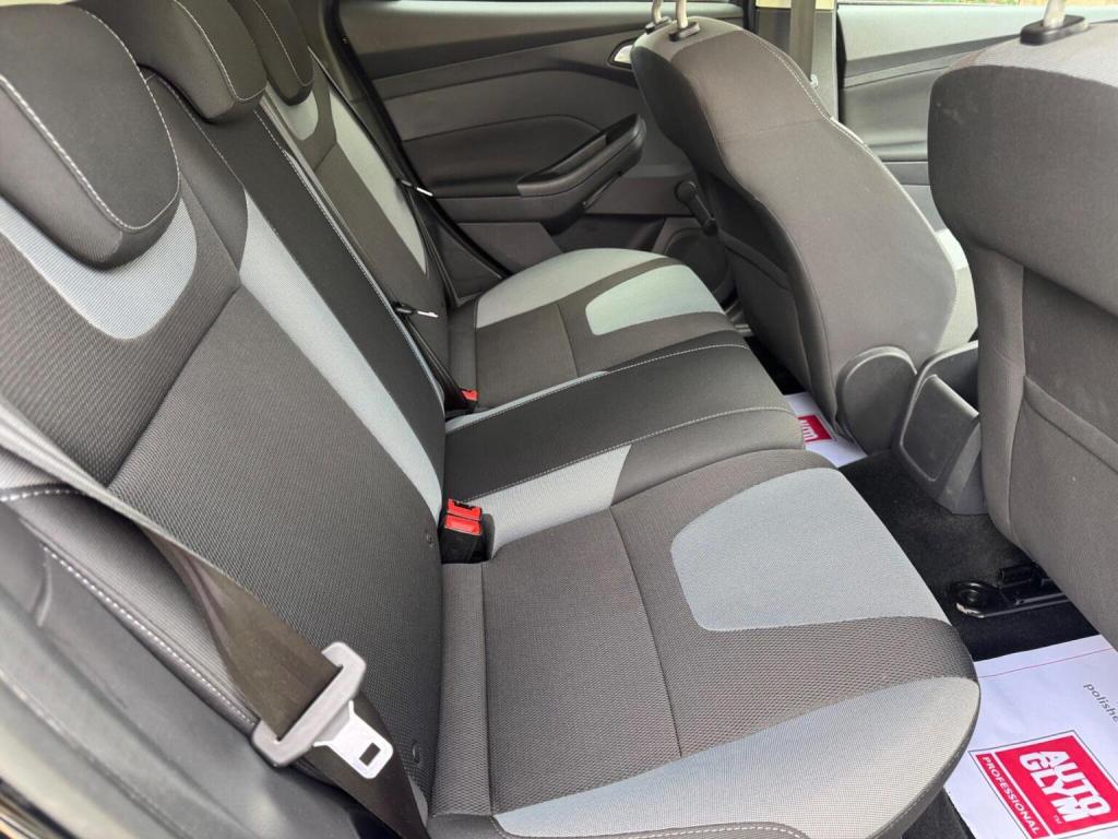 FORD FOCUS 1.0T EcoBoost Zetec Euro 5 (s/s) 5dr 2012