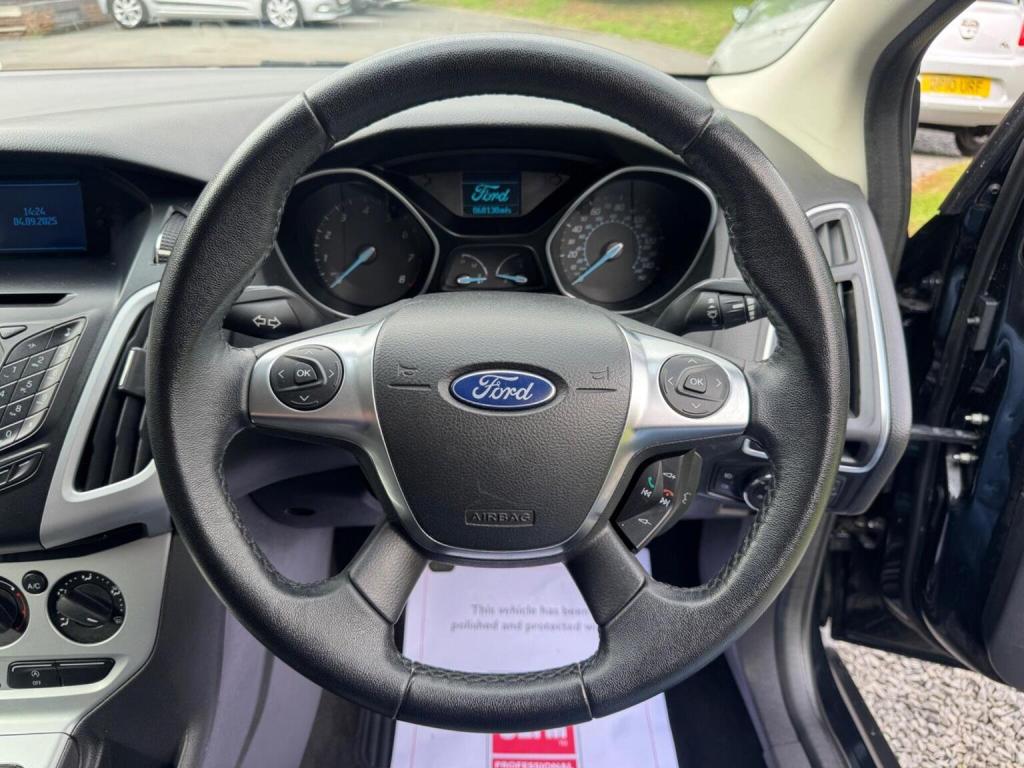 FORD FOCUS 1.0T EcoBoost Zetec Euro 5 (s/s) 5dr 2012