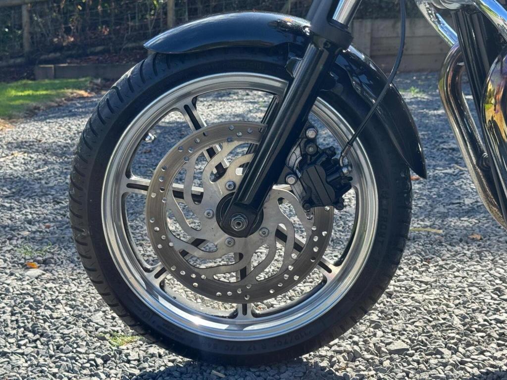 TRIUMPH BONNEVILLE 865 865 2011