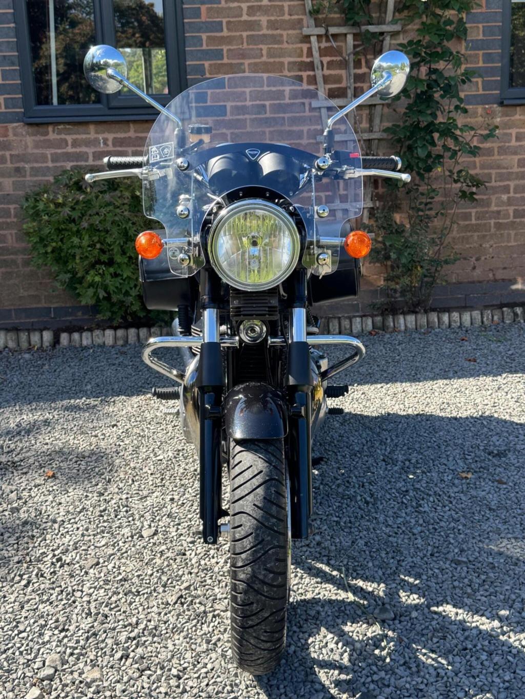 TRIUMPH BONNEVILLE 865 865 2011