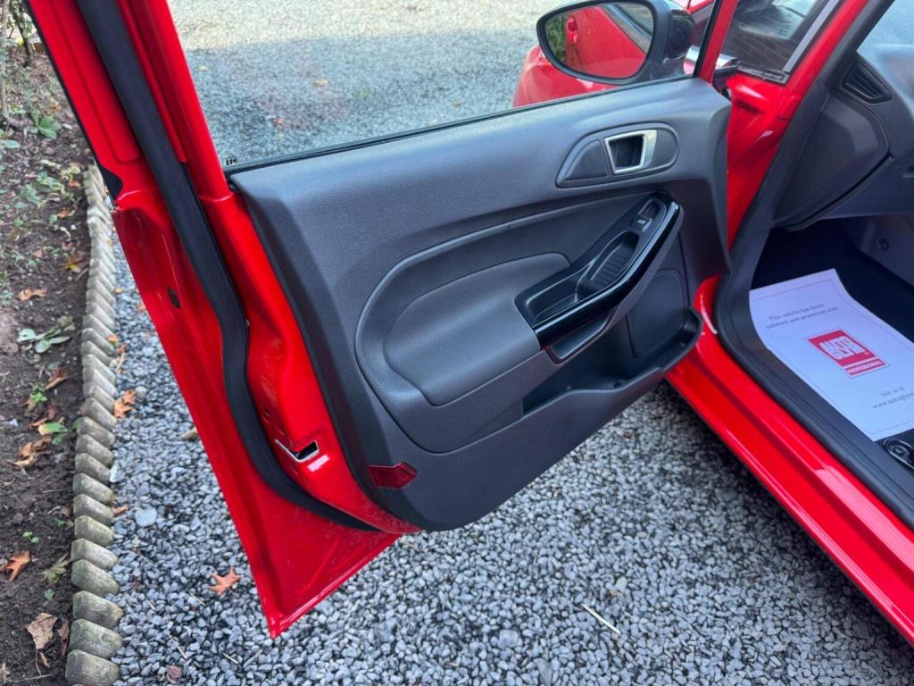 FORD FIESTA 1.0T EcoBoost Titanium Euro 5 (s/s) 5dr 2014