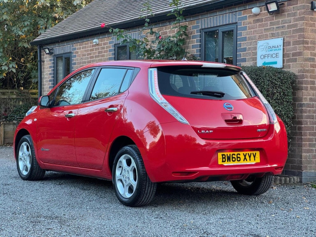 NISSAN LEAF 24kWh Acenta Auto 5dr 2016