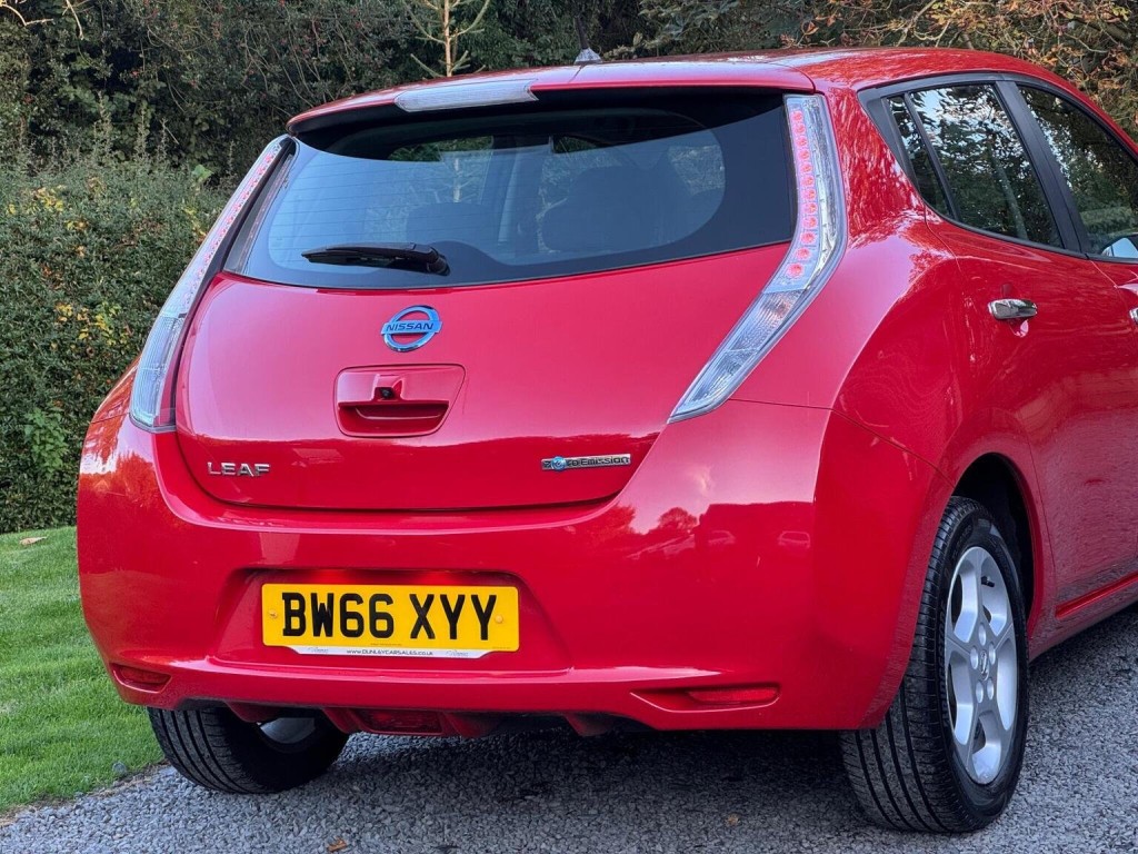 NISSAN LEAF 24kWh Acenta Auto 5dr 2016