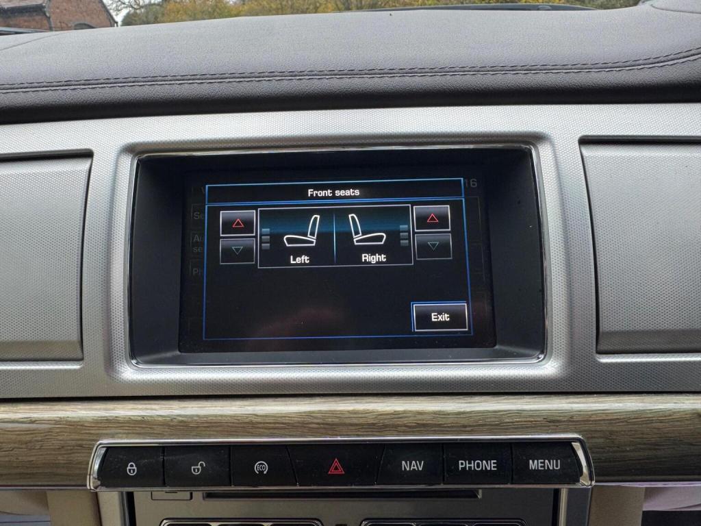 JAGUAR XF 3.0d V6 Premium Luxury Auto Euro 5 (s/s) 4dr 2015