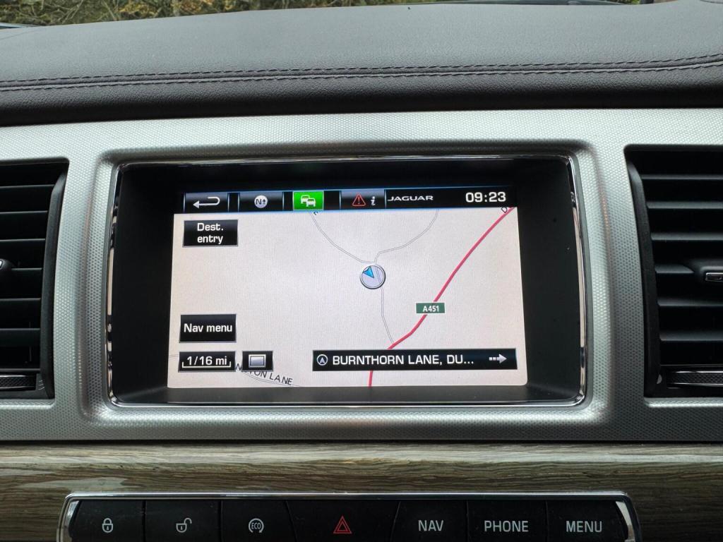 JAGUAR XF 3.0d V6 Premium Luxury Auto Euro 5 (s/s) 4dr 2015