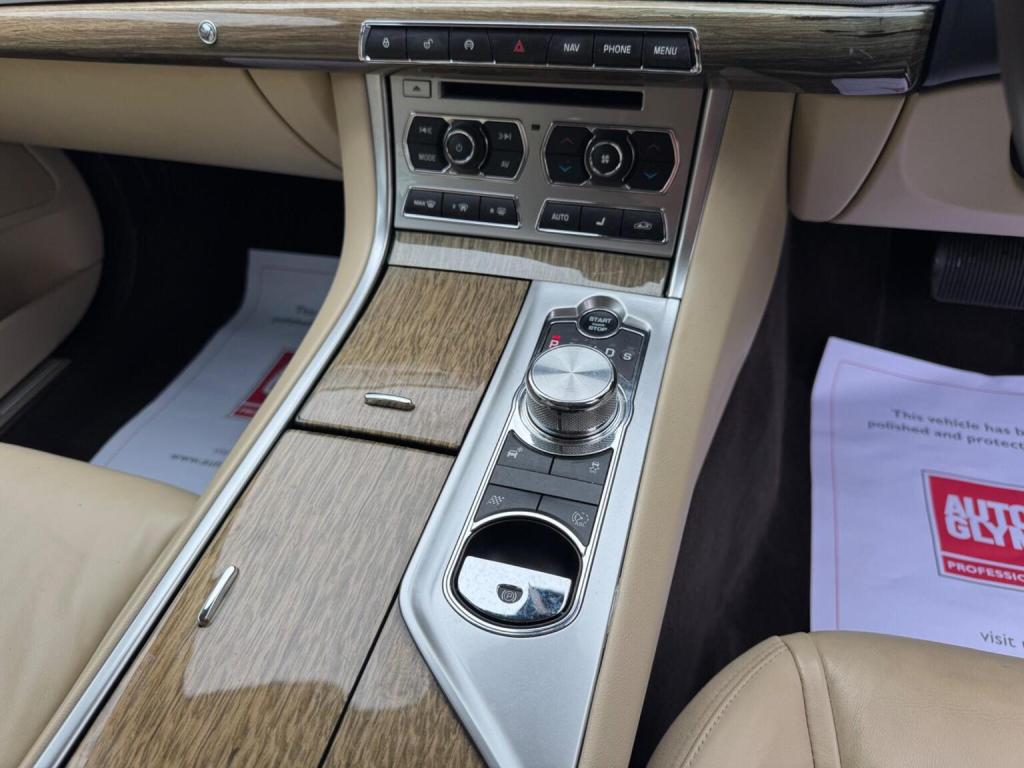 JAGUAR XF 3.0d V6 Premium Luxury Auto Euro 5 (s/s) 4dr 2015