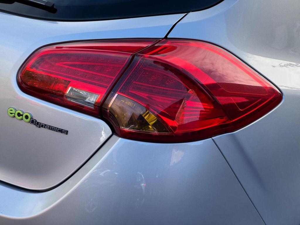 KIA CEED 1.6 CRDi EcoDynamics 2 Euro 5 (s/s) 5dr 2012