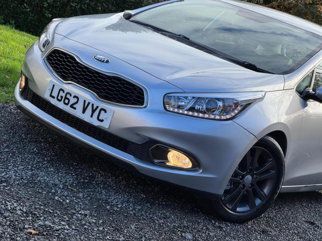 KIA CEED 1.6 CRDi EcoDynamics 2 Euro 5 (s/s) 5dr 2012