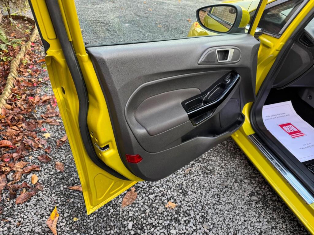 FORD FIESTA 1.5 TDCi Zetec Euro 5 5dr 2014