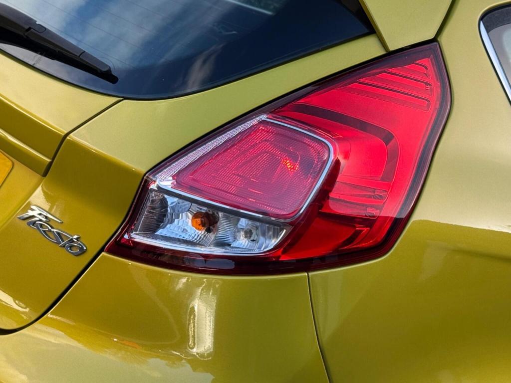 FORD FIESTA 1.5 TDCi Zetec Euro 5 5dr 2014