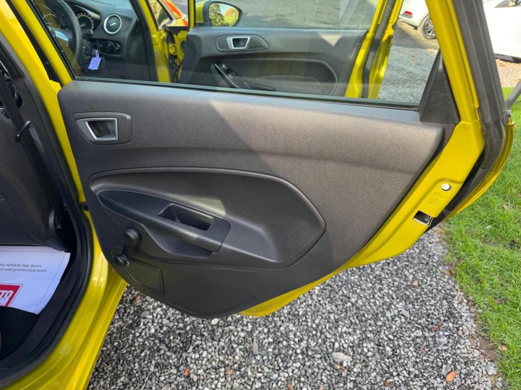 FORD FIESTA 1.5 TDCi Zetec Euro 5 5dr 2014