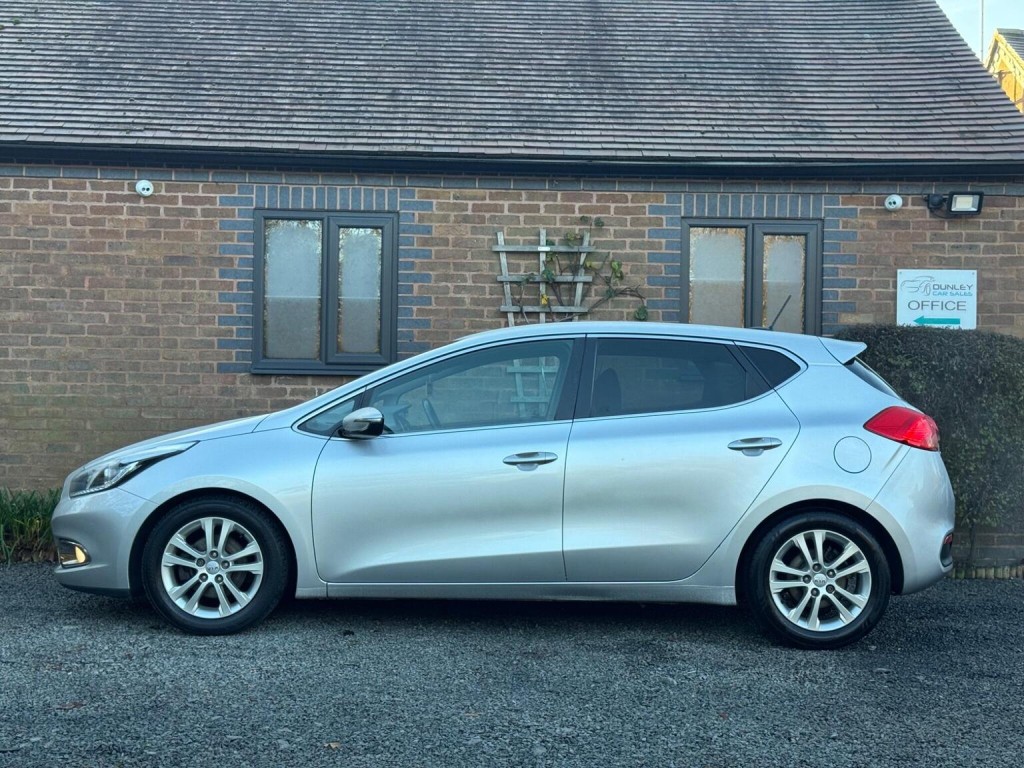 KIA CEED 1.6 CRDi EcoDynamics 3 Euro 5 (s/s) 5dr 2013