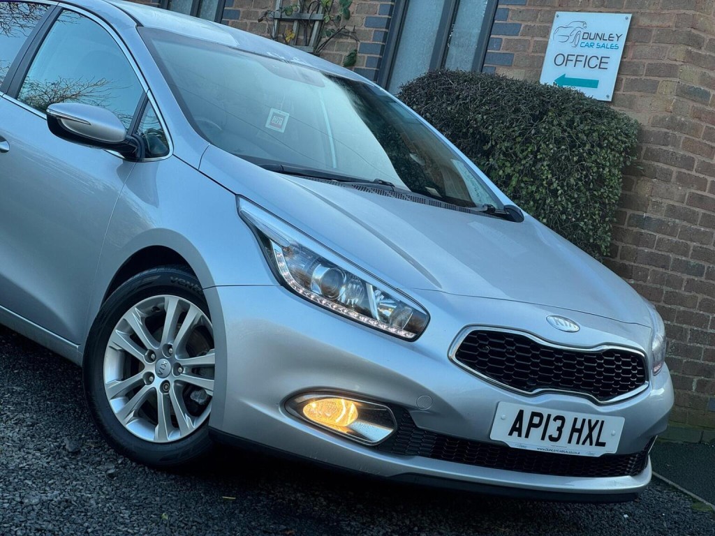 KIA CEED 1.6 CRDi EcoDynamics 3 Euro 5 (s/s) 5dr 2013