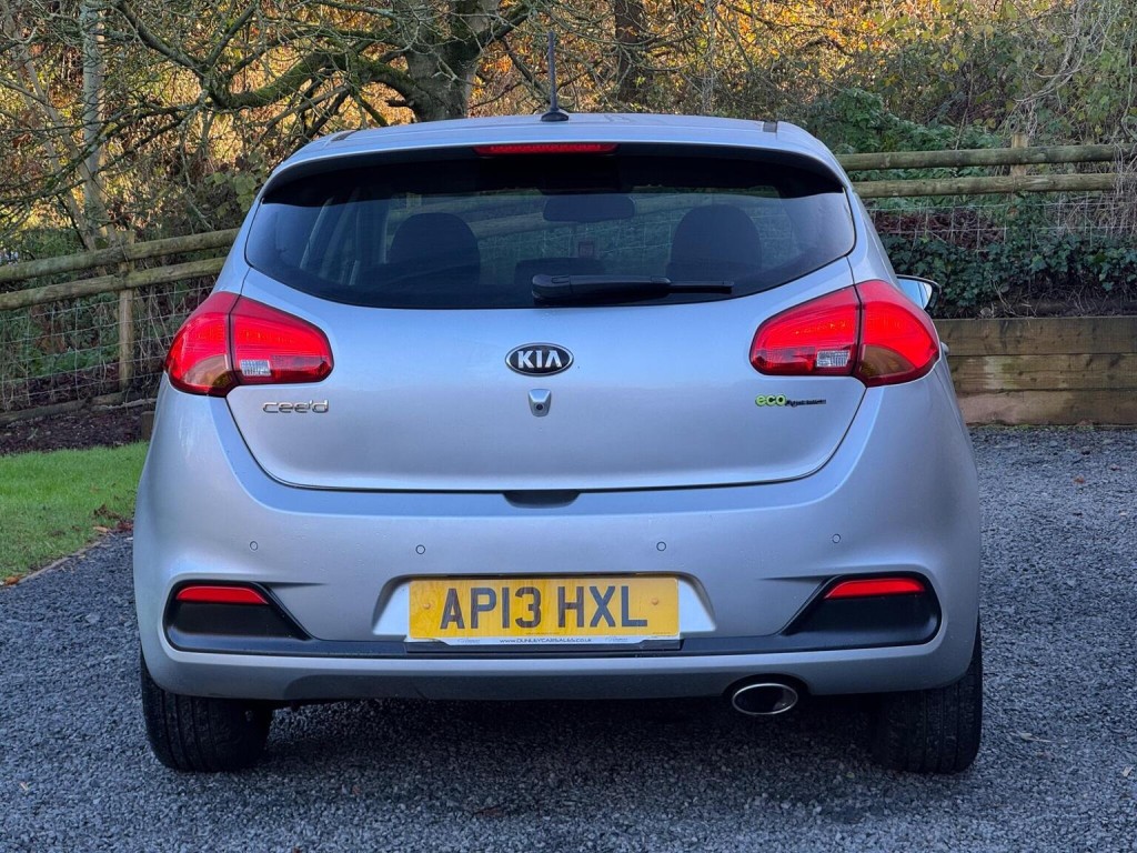 KIA CEED 1.6 CRDi EcoDynamics 3 Euro 5 (s/s) 5dr 2013