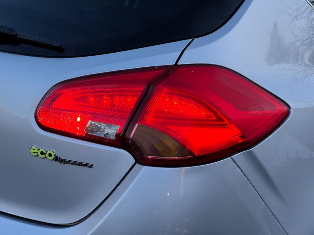 KIA CEED 1.6 CRDi EcoDynamics 3 Euro 5 (s/s) 5dr 2013