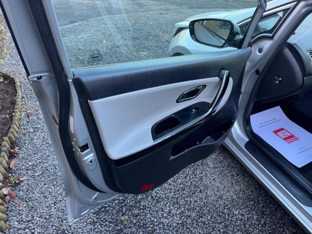 KIA CEED 1.6 CRDi EcoDynamics 3 Euro 5 (s/s) 5dr 2013